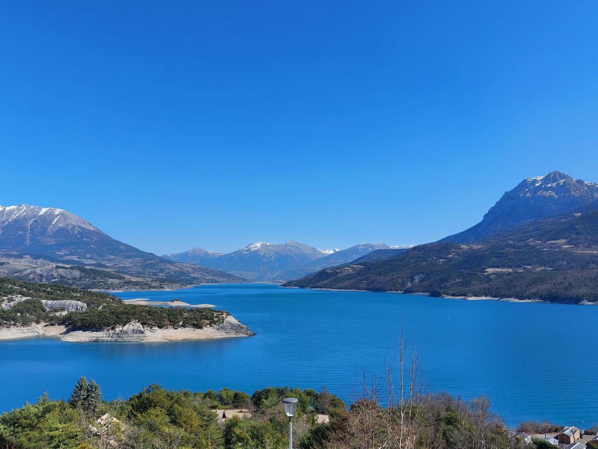 Leparadisachorges Bagian luar foto