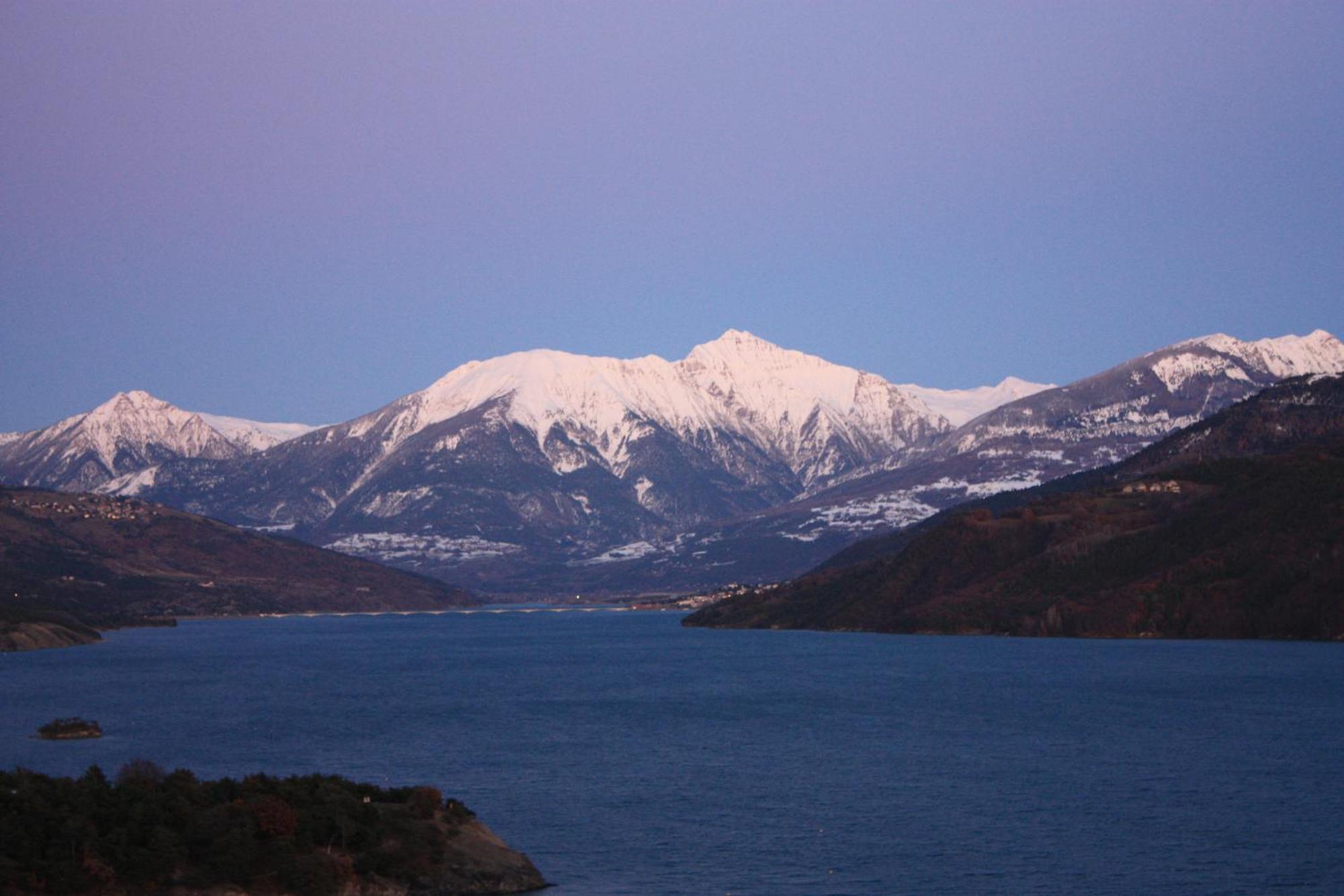 Leparadisachorges Bagian luar foto